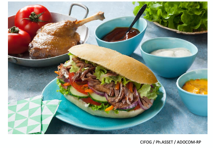 Un petit pain kebab au confit de canard