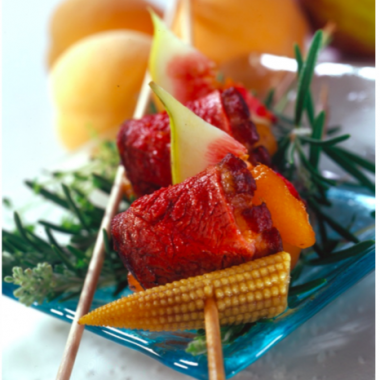 BROCHETTES DE MAGRET DE CANARD, MAÏS, ABRICOTS ET FIGUES